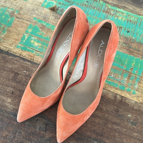 Orange suede pumps - Picture 6 of 6